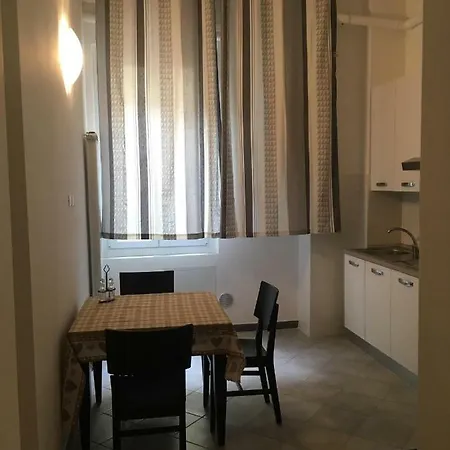 Casa Vico Mandorla Savona